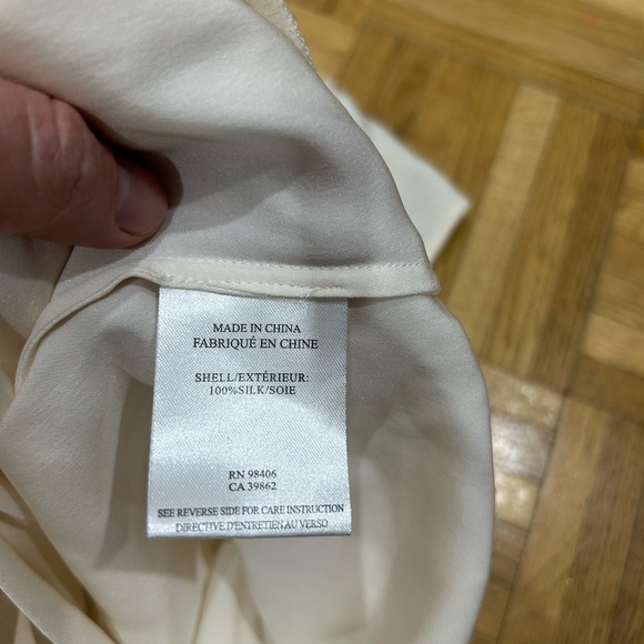 Theory silk top size large - Picture 4 of 4